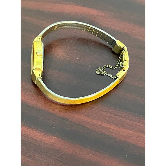 VTG Citizen Quartz Wrist Watch Gold Tone Dainty Untested - Picture 4 of 11